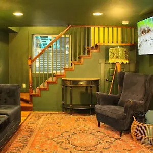 Heart Of Woodstock, 10 Min Walk To Reed, With Private Garage! , Portland United States
