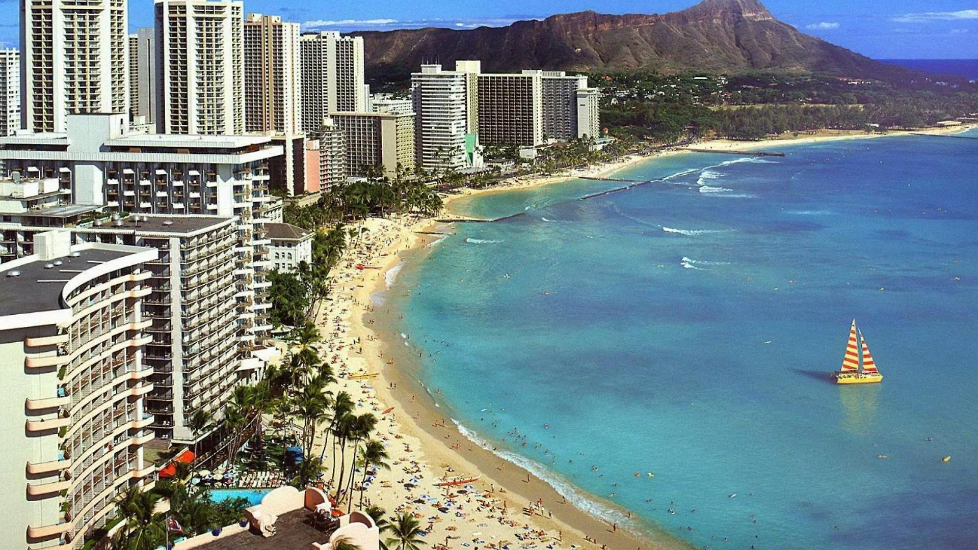 Apartment City View Studio With Pool Access In Aloha Surf! Honolulu United States