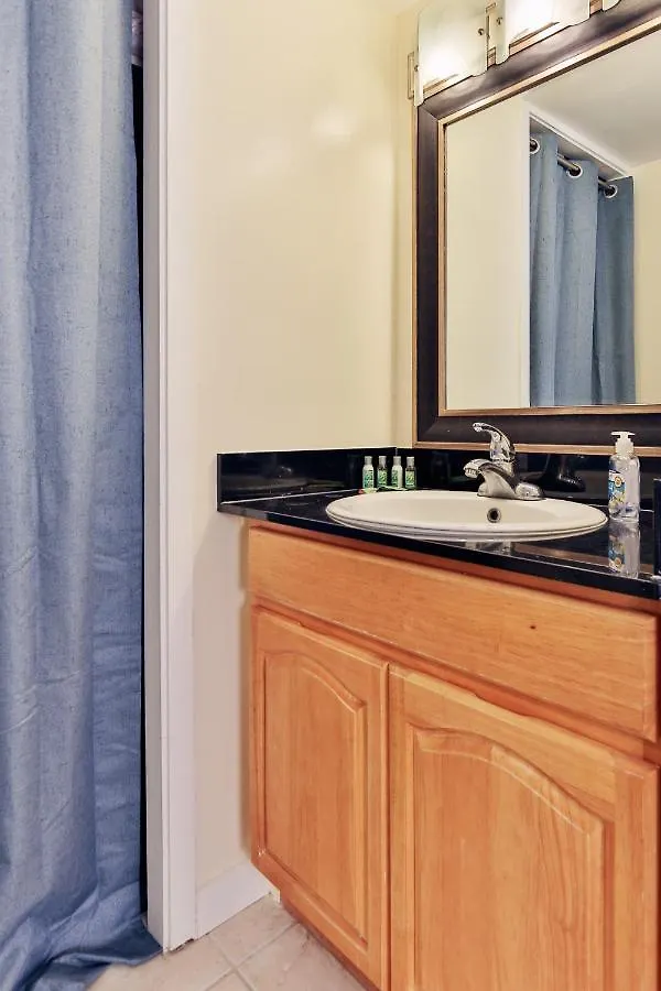 City View Studio With Pool Access In Aloha Surf! Honolulu